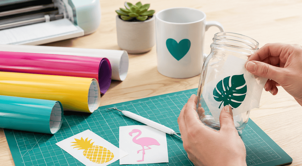 Vinyl-Aufkleber: die Methoden zum Personalisieren mit Klebevinyl